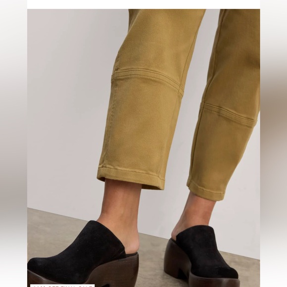 Everlane • The Utility Barrel Pant - Picture 5 of 10